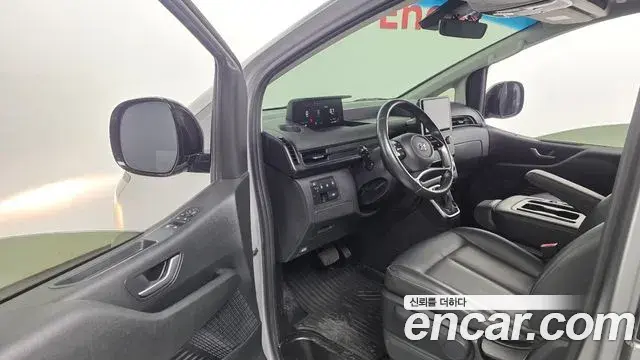 Hyundai Staria 2023 — Фото 10/20