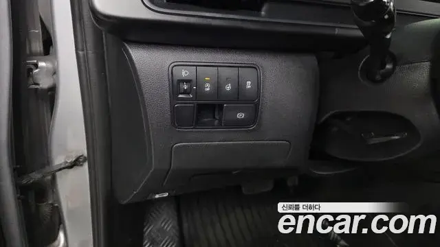 Hyundai Staria 2023 — Фото 19/20