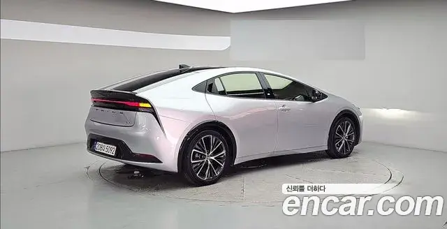 Toyota Prius 2024 — ფოტო 5/18