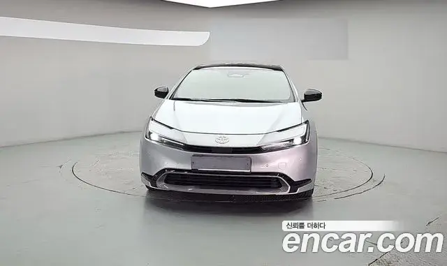 Toyota Prius 2024 — ფოტო 6/18