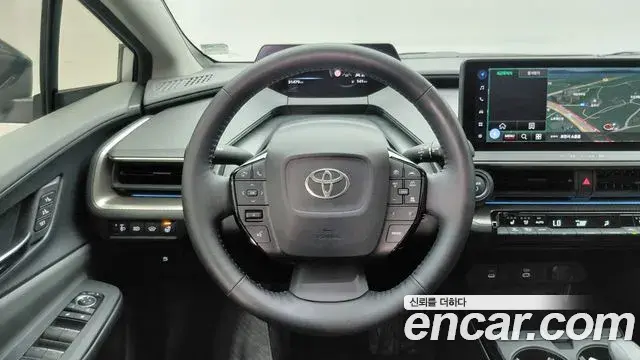 Toyota Prius 2024 — ფოტო 18/18