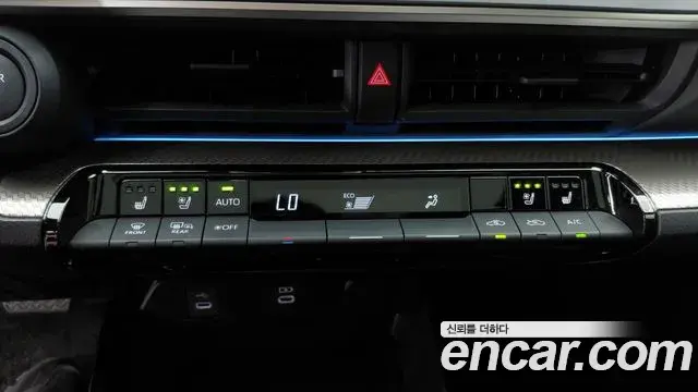Toyota Prius 2024 — ფოტო 14/18