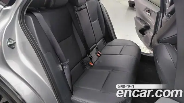 Toyota Prius 2024 — ფოტო 17/18