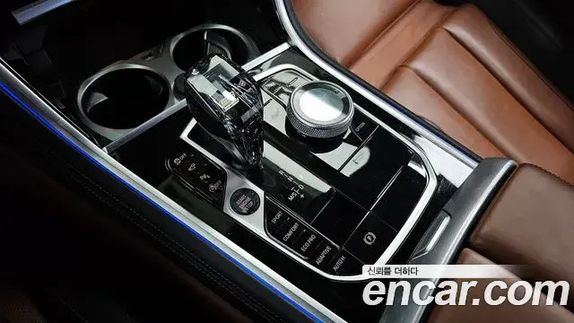 BMW 8 Series 2024 — Фото 9/20