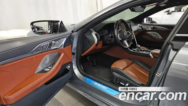 BMW 8 Series 2024 — Фото 10/20