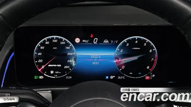 Mercedes-Benz GLB-Class 2025 — Фото 8/20