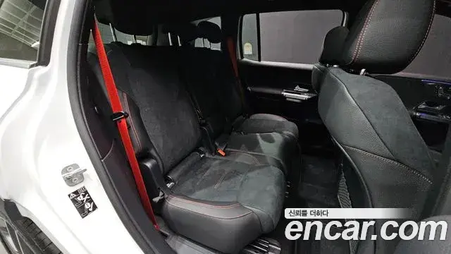 Mercedes-Benz GLB-Class 2025 — Фото 11/20