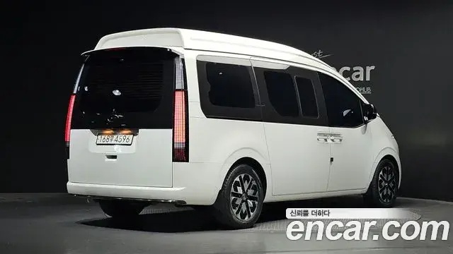 Hyundai Staria 2022 — Фото 2/20
