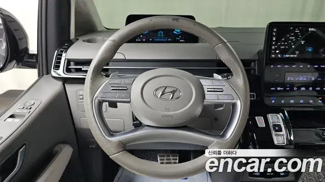 Hyundai Staria 2022 — Фото 17/20