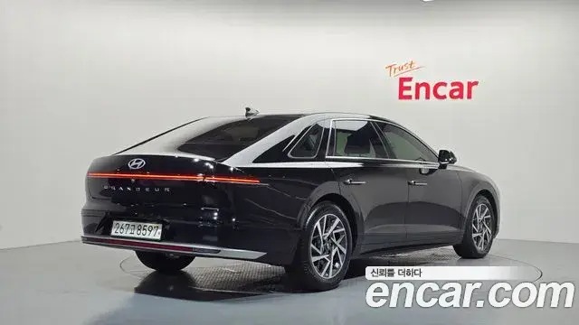 Hyundai Grandeur 2023 — Фото 1/20