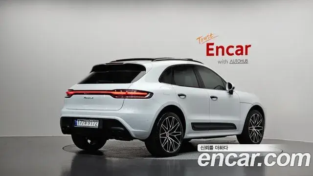 Porsche Macan 2023 — Фото 2/20