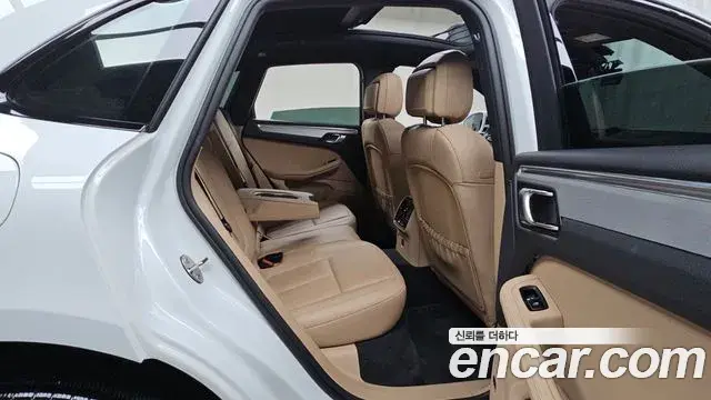 Porsche Macan 2023 — Фото 12/20