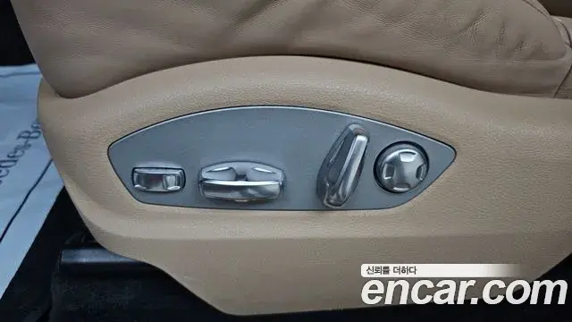 Porsche Macan 2023 — Фото 14/20