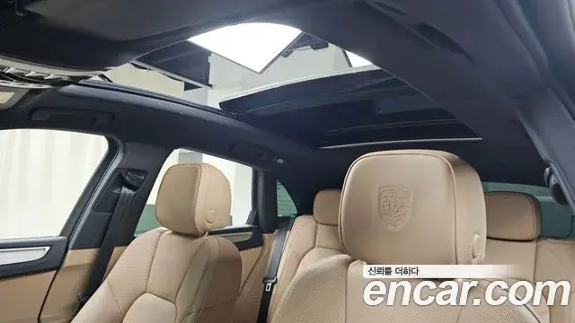 Porsche Macan 2023 — Photo 26/31