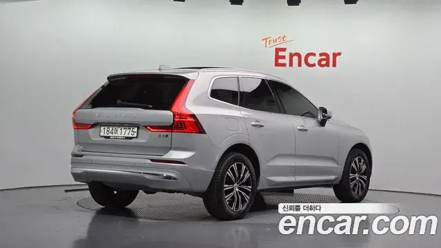 Volvo XC60 2021 — Фото 2/20