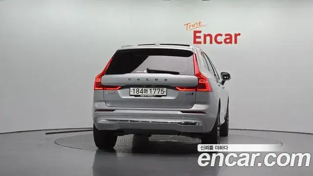 Volvo XC60 2021 — Фото 4/20