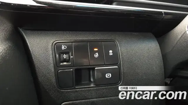 Hyundai Staria 2023 — Фото 18/20