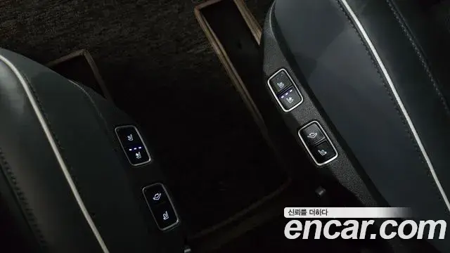 Hyundai Staria 2023 — Фото 19/20