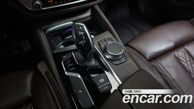 BMW 5 Series 2020 — Фото 9/20