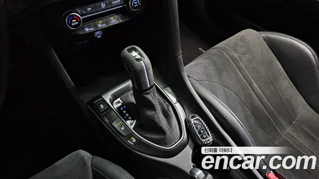 Hyundai Veloster 2020 — Фото 9/20