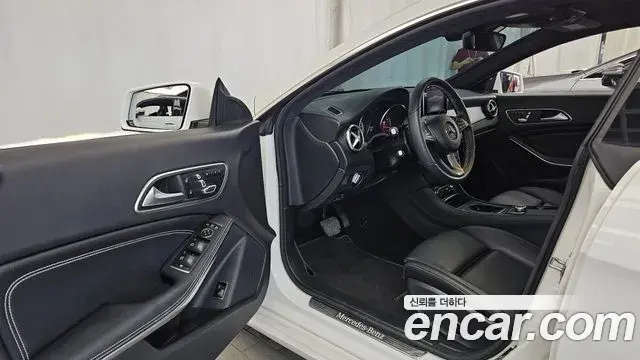 Mercedes-Benz CLA-Class 2018 — Фото 10/20