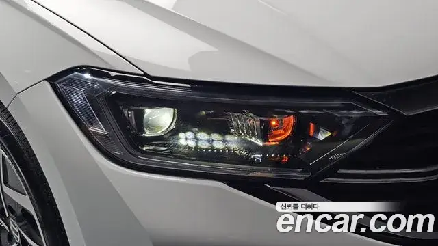 Volkswagen Jetta 2022 — Şəkil 22/35