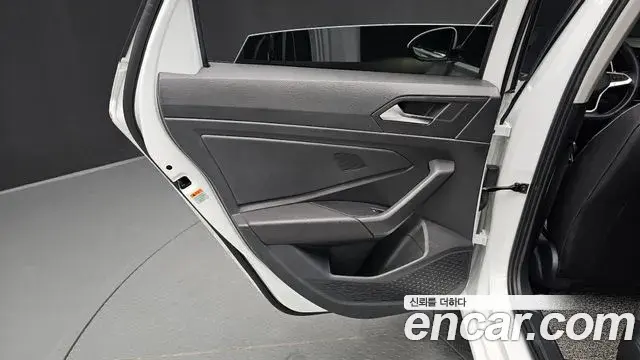 Volkswagen Jetta 2022 — ფოტო 35/35
