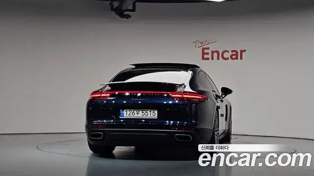 Porsche Panamera 2018 — Фото 4/20