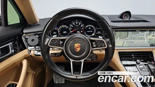 Porsche Panamera 2018 — Фото 13/20