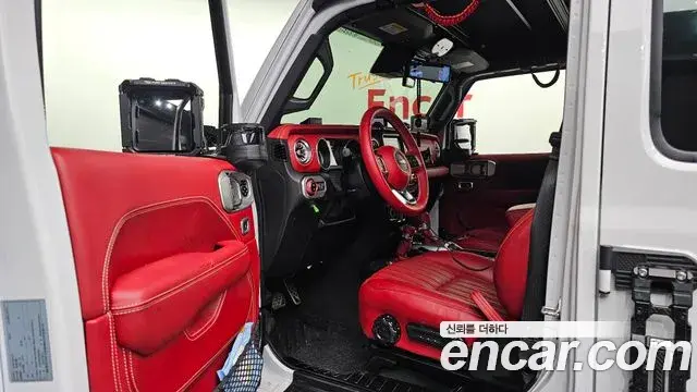 Jeep Wrangler 2019 — Фото 10/20