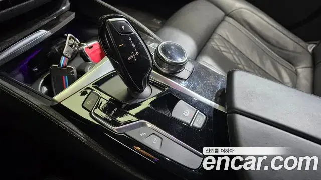 BMW 5 Series 2018 — Фото 9/20