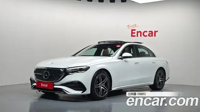 Mercedes-Benz E-Class 2026 — Photo 1/20
