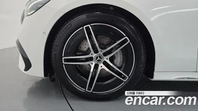 Mercedes-Benz E-Class 2026 — Photo 5/20