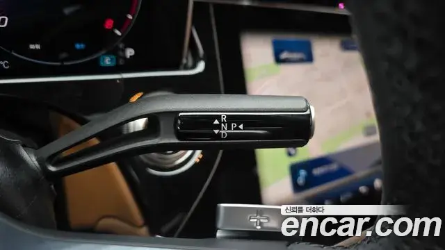 Mercedes-Benz E-Class 2026 — Photo 9/20