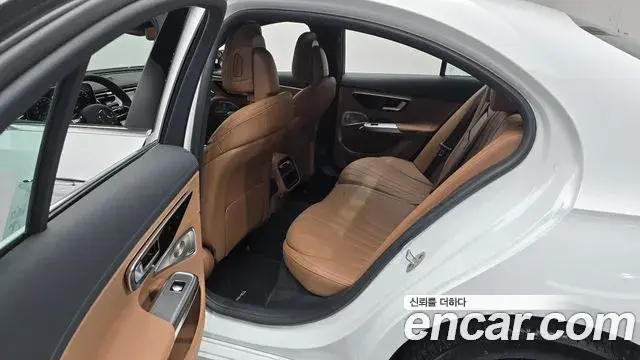 Mercedes-Benz E-Class 2026 — Photo 11/20