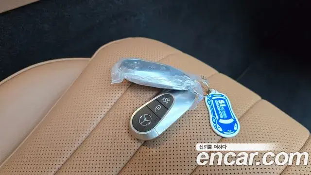 Mercedes-Benz E-Class 2026 — Photo 15/20