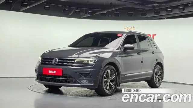 Volkswagen Tiguan 2018 — Şəkil 14/20