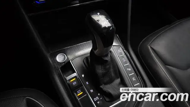 Volkswagen Tiguan 2018 — Şəkil 10/20