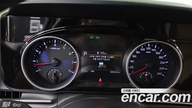 Kia Carnival 2020 — Фото 8/20