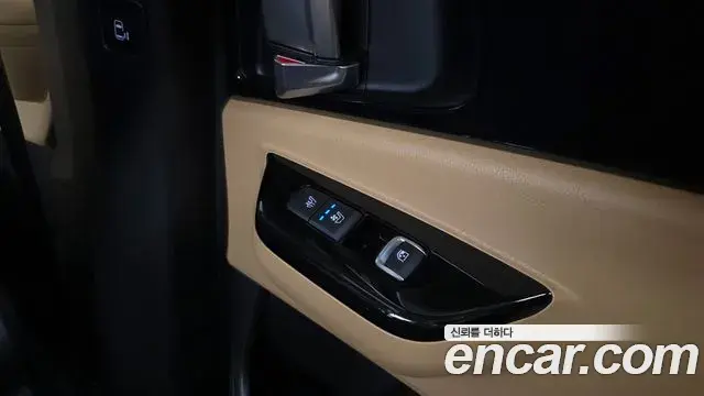 Kia Carnival 2020 — Фото 19/20