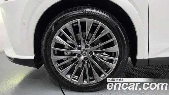 Lexus RX350h 2025 — ფოტო 14/30