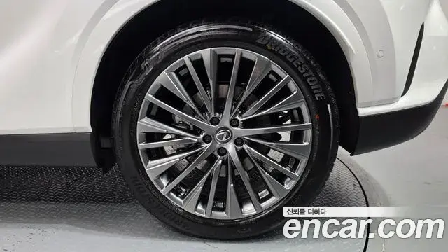 Lexus RX350h 2025 — ფოტო 25/30
