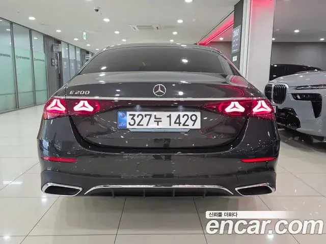 Mercedes-Benz E-Class 2026 — Фото 3/20