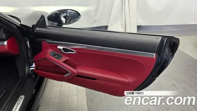 Porsche 718 Cayman 2024 — Photo 18/31