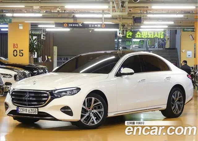 Mercedes-Benz E-Class 2024 — Фото 10/20