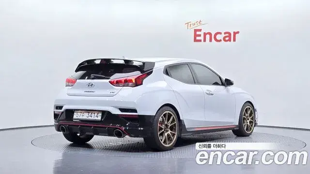 Hyundai Veloster 2019 — Фото 2/20
