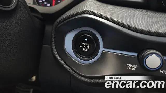 Hyundai Veloster 2019 — Фото 19/20
