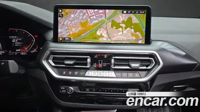 BMW X4 2023 — Фото 12/20