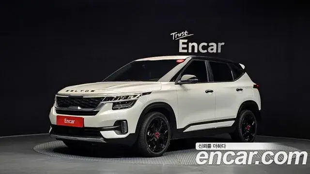 Kia Seltos 2019 — Фото 1/20