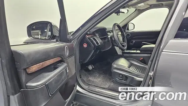 Land Rover Discovery 5 2019 — Şəkil 7/30